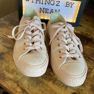 Great Condition Light Pink Low Top Suede Converse